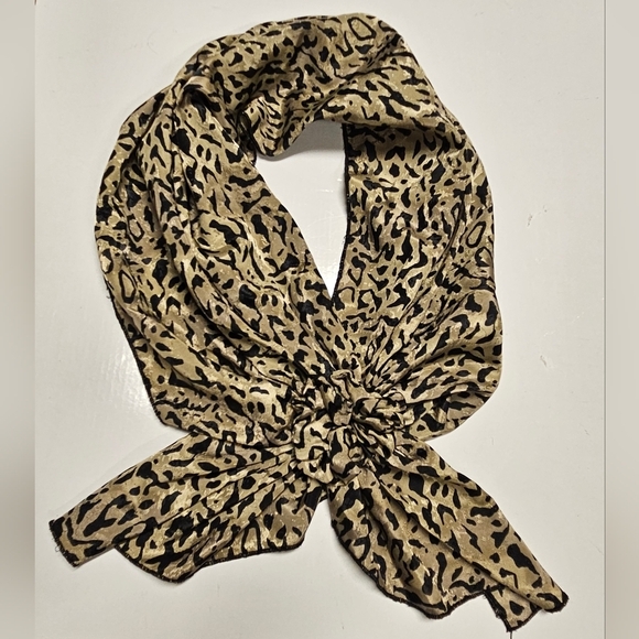 Vintage leopard jaguars tiger print like silk sheer Beige gold tone scraft - Picture 1 of 8